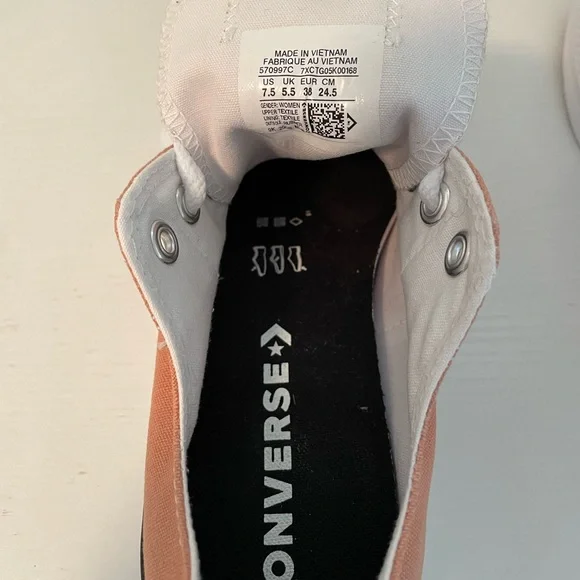 Converse Chuck Taylor Platform Sneaker - Picture 5 of 5